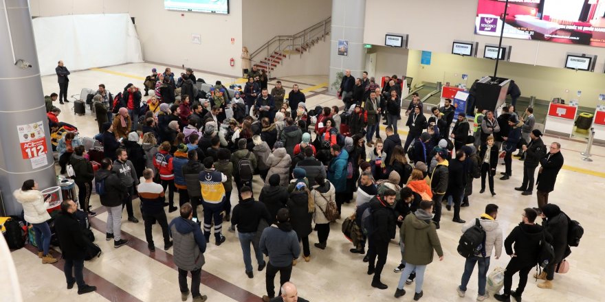 Samsunlu gönüllü sağlık çalışanları deprem bölgesine gitti