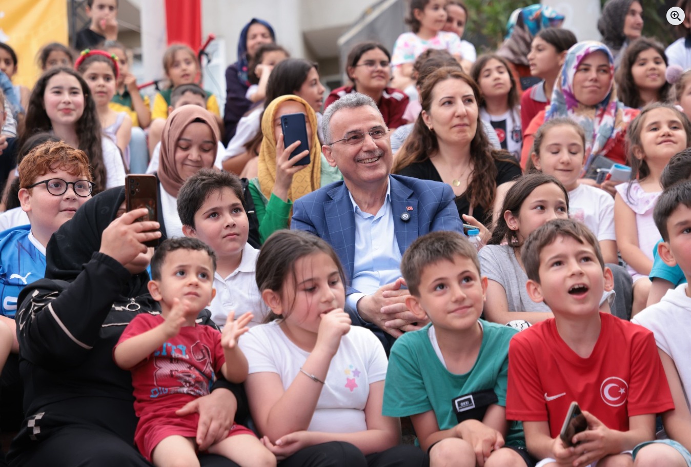 ‘Bizim Mahalle’ Yeniden Çocuklarla Buluştu