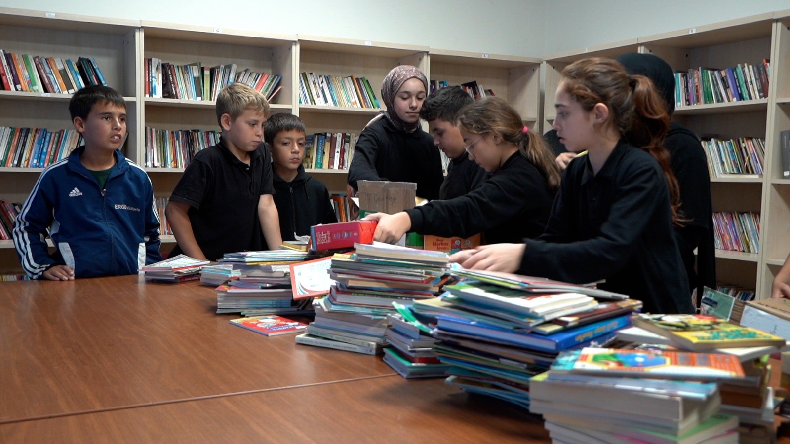 Atakum'da 10 binin üzerinde kitap öğrencilerle buluştu