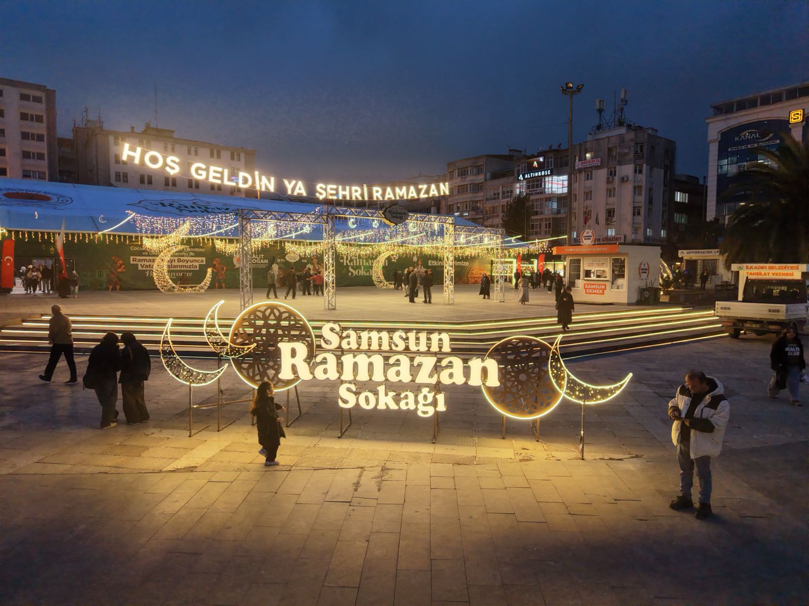 BÜYÜKŞEHİR’İN “RAMAZAN SOKAĞI” YOĞUN İLGİ GÖRÜYOR