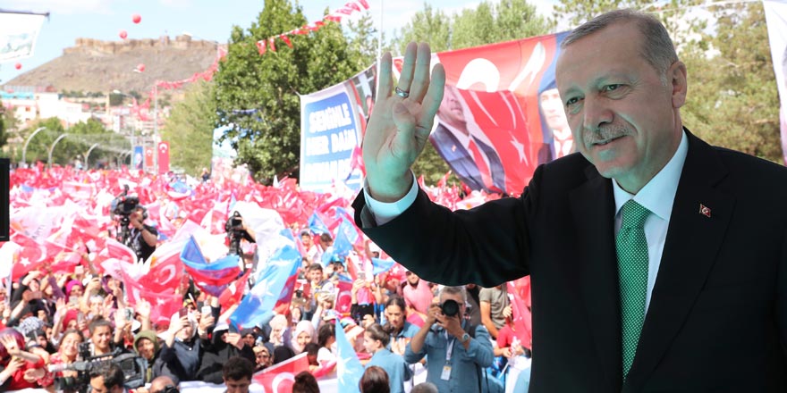 Cumhurbaşkanı Erdoğan: Tutturmuşlar kur filan, geçin bu işleri