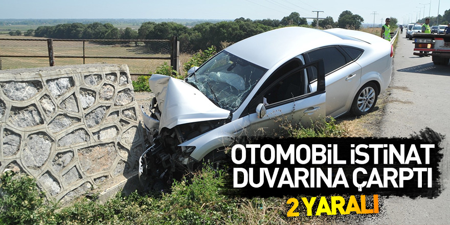 Samsun'da otomobil istinat duvarına çarptı: 2 yaralı