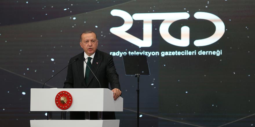 Cumhurbaşkanı Erdoğan: “Manşetlerle, kalemşörlerle çarpışarak bu günlere geldik”