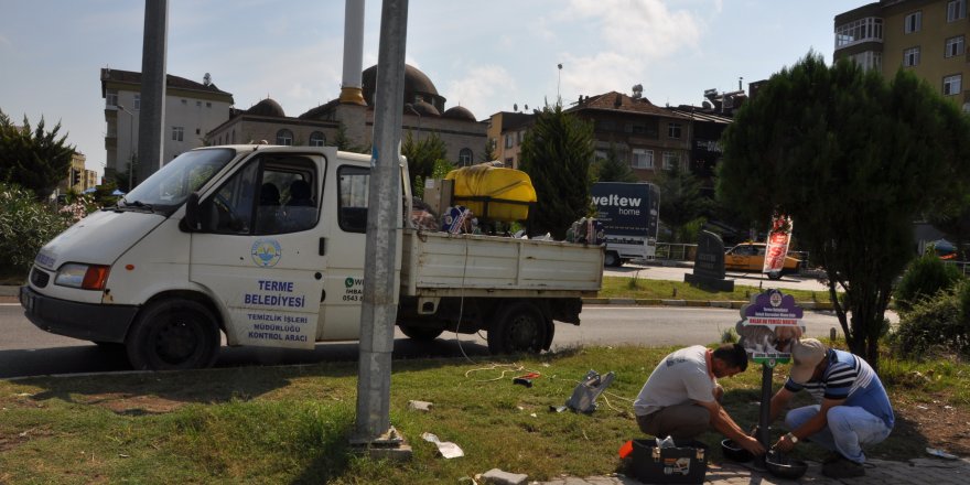 Terme’de sokak hayvanlarına yemlik ve suluk