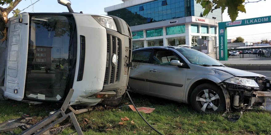 Samsun'da otomobil ile kamyonet çarpıştı 