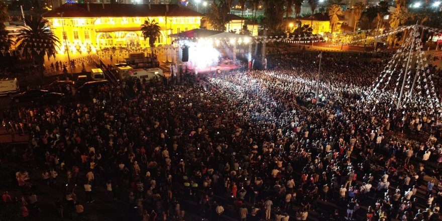 Sertab Erener konseri Adana'da gerçekleşti