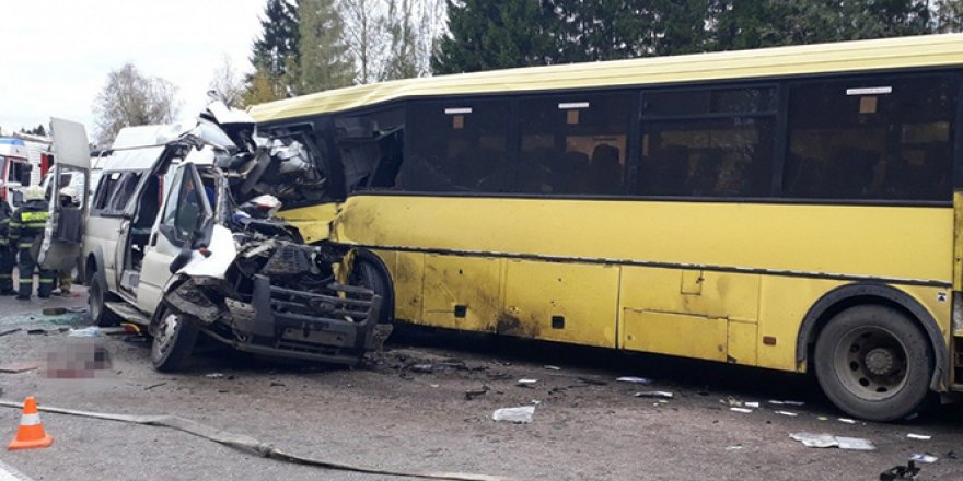 Rusya'da trafik kazası: 13 ölü