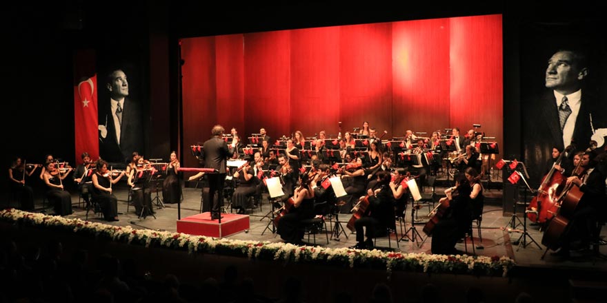 SAMDOB Cumhuriyet'in 95. yılına özel konser verdi