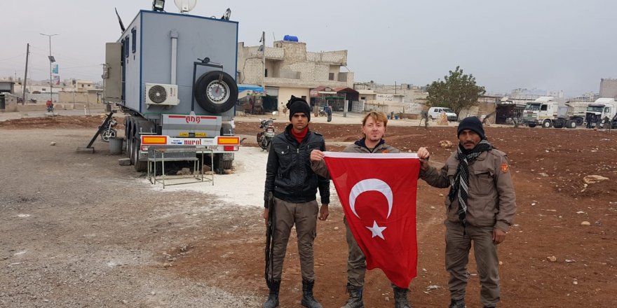 Zihni Şahin'den Afrin’e Türk bayrağı