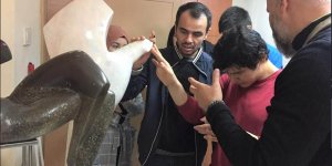 Görme engellilerle beraber heykel yaptılar