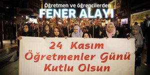 Öğretmen ve öğrencilerden fener alayı