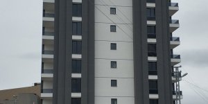 Asansör boşluğuna düşen şahıs yaralandı