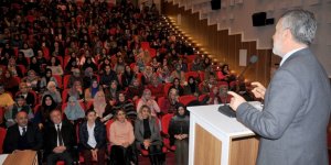 Rektör Bilgiç: “Para sahibi olmak değil iyi insan kalabilmek başarı”