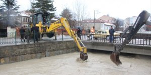 Samsun’da taşma noktasına gelen dere korkuttu