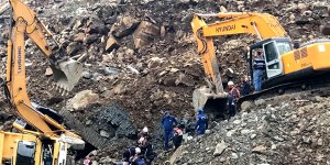 Göçük Altında Kalan Kamyon Şoförü Öldü