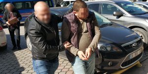 Otobüsten inerken 3 bin 24 adet uyuşturucu hapla yakalandı