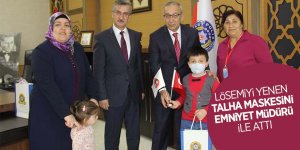 Lösemiyi yenen Talha maskesini emniyet müdürü ile attı 