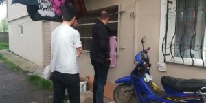 Evin camını kırarak laptop çaldılar