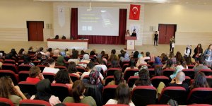 "Gerçeklerin Işığında Gıdada Kirletilen Bilgiler" konferansı