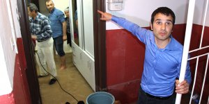 Su borusu patladı, mahalleli deprem sandı