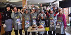 Özel öğrencilerden özel pasta