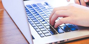 Sosyal medyadan silah ticareti yapan 2 kişi adliyede