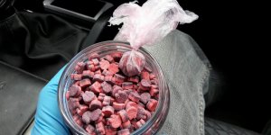 Uyuşturucu ticaretinden 2 kişiye 12 yıl 6'şar ay hapis