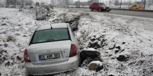 Samsun'da kardan kayan otomobil şarampole uçtu - samsun haber