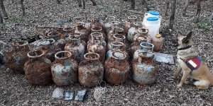 Bitlis'te ele geçirilen teröristlerin patlayıcıları imha edildi