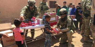  Mehmetçik Suriye halkını yalnız bırakmıyor