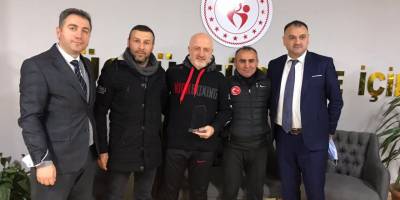 Kick boks dünya şampiyonu Salıpazarı’nda