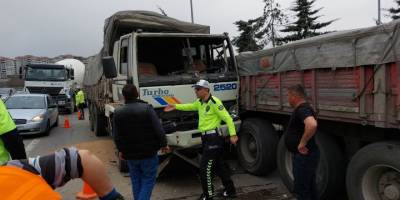 8 aracın karıştığı zincirleme kazada 12 yaşındaki çocuk yaralandı - samsun haber