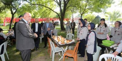 SANDIKÇI’DAN İZCİLERE SİMİT VE SAHLEP İKRAMI - samsun haber