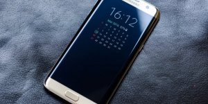 Dünyanın en büyük telefon fabrikası açıldı