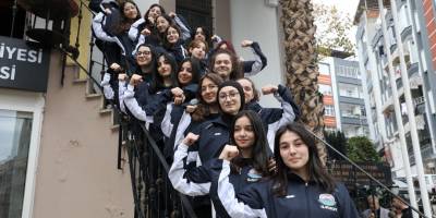 İlkadım halk oyunları ekibi şampiyonluk yolunda