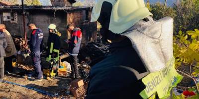 Yaşlı kadın alevlerin arasında can verdi