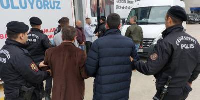 Samsun'da uyuşturucu ticaretinden gözaltına alınan 5 kişi adliyeye sevk edildi