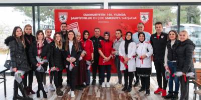Samsunspor kadınları unutmadı