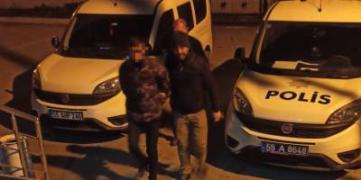 Vatandaşın ihbarı polisi harekete geçirdi! Durdurulan araçta bıçak ve uyuşturucu bulundu