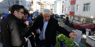 İLKADIM ZABITA EKİPLERİ SEMT PAZARLARINDA TERAZİ VE FİYAT ETİKETLERİ TİTİZLİKLE İNCELEDİ