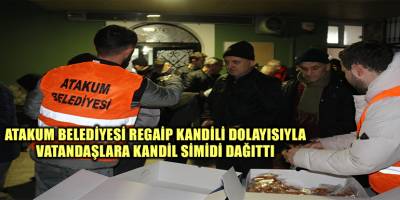Atakum Belediyesi Regaip Kandili dolayısıyla vatandaşlara kandil simidi dağıttı