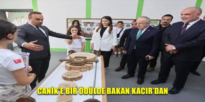 Canik'e Bir Ödülde Bakan Kacır'dan