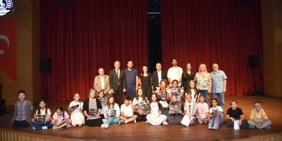 Atakum Belediyesi Tiyatro Bölümü öğrencileri, ilk kez seyirci karşısına çıktı