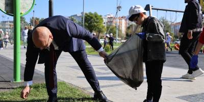 Başkan Türkel, çevre dostu öğrencilerle çöp topladı