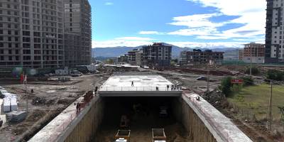 RTE BULVARI’NDA ÇALIŞMALAR HIZ KESMEDEN SÜRÜYOR  3’ÜNCÜ ŞERİDİN İNŞASI BAŞLADI