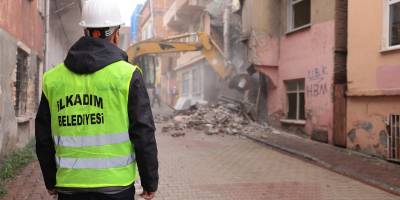 Başkan İhsan Kurnaz: ‘Yıkımlar Güvenlik ve Estetiği Artırıyor’