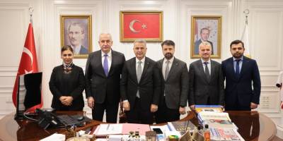 İlkadım Belediyesi ve Aile ve Sosyal Politikalar İl Müdürlüğü arasında işbirliği ve çalışma protokolü imzalandı. İlkadım Belediye Başkanı İhsan Kurmaz ve Aile ve Sosyal Politikalar İl Müdürü Kemal Gümrükçü tarafından imzalan