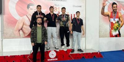 İlkadımlı Güreşçilerden Madalya Yağmuru