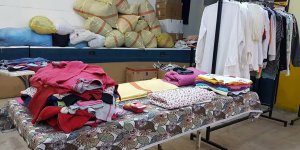 Bedava giysi dağıtılan Sosyal Market soyuldu