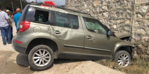 Samsun'da otomobil duvara çarptı: 1 yaralı
